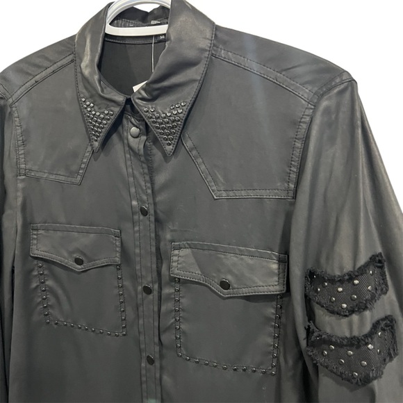 Marc Aurel Size 6 - Button Down Shirt - Front Pockets, Black Studs - Like New - Picture 2 of 2